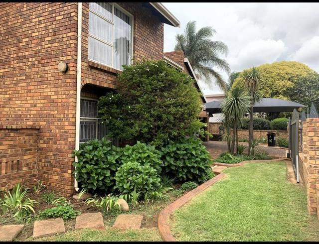 4 BEDROOM HOUSE FOR SALE IN SUNWARD PARK